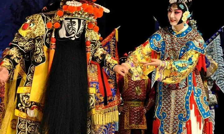 Peking Opera + Private Driver: Hotel Pickup+Drop off