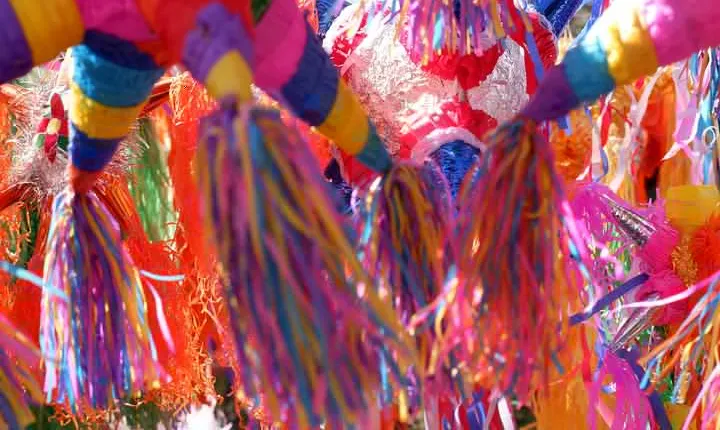 Magic Christmas Piñata Tour in Acolman