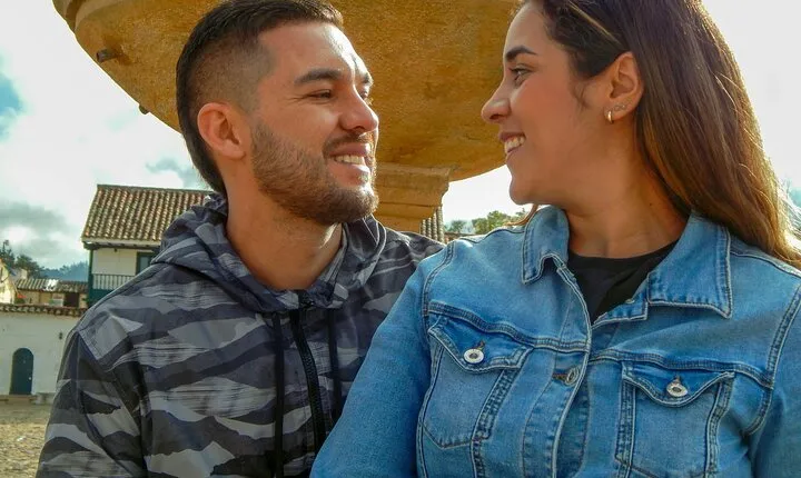 Mérida’s Whispering Hearts: A Romantic Journey