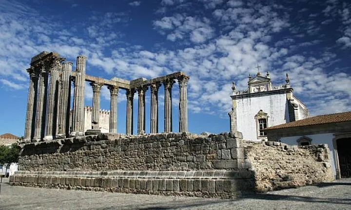 Evora’s UNESCO Sites and the Enchanted Village of Monsaraz