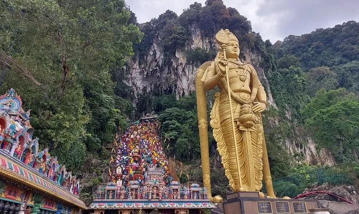 Private Genting Highlands to Kuala Lumpur Airport with Batu Caves