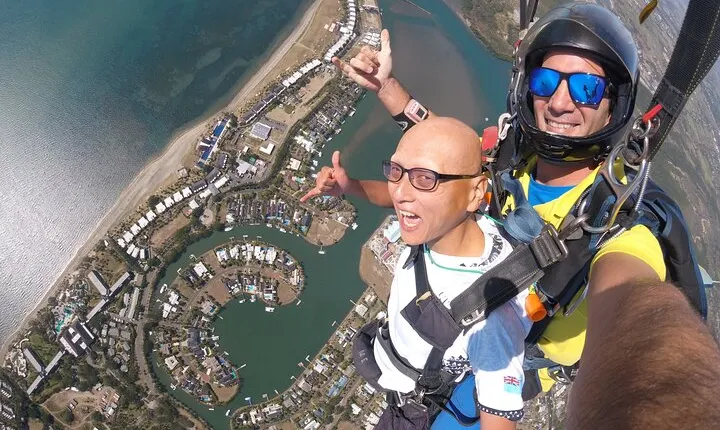 Skydive Fiji Radical 10000ft Tandem Jump (30 seconds free fall)