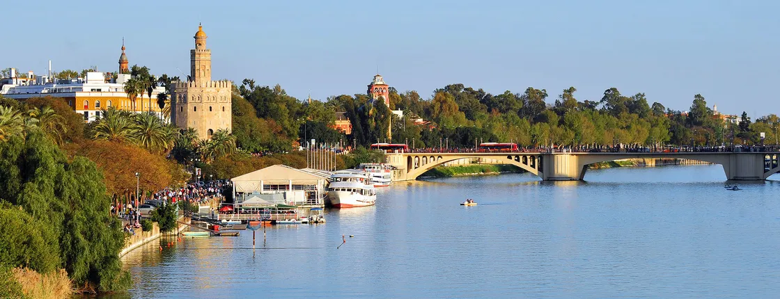 Seville kayaking tour on the Guadalquivir river