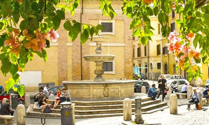 2.5-Hour Rione Monti Private Guided Walking Tour