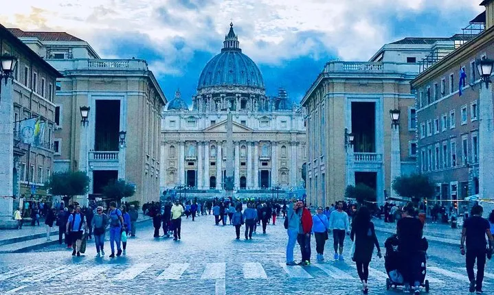 Skip-The-Line Tour: Vatican Museum & Sistine Chapel