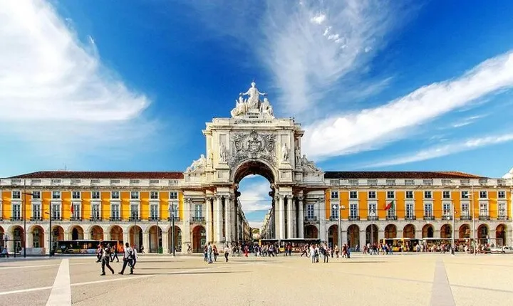 Experience Historical Lisbon City Tour with Live Guide