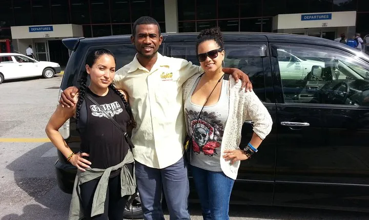 Roundtrip MBJ Montego Bay Airport Transfer to Hotel Riu Negril