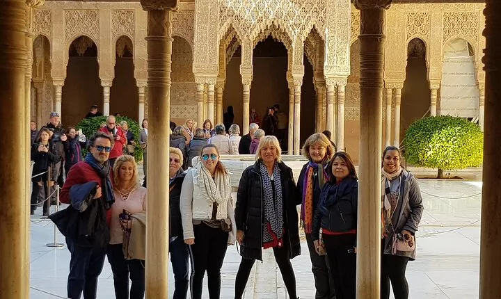 Alhambra private tour with tickets