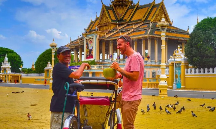 Phnom Penh city Tour by Cyclo