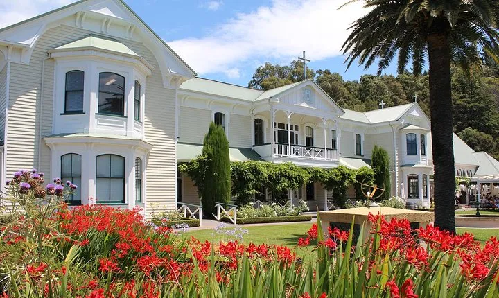 Small Group - Hawke's Bay - Napier Winery Tour - 5.5 hours