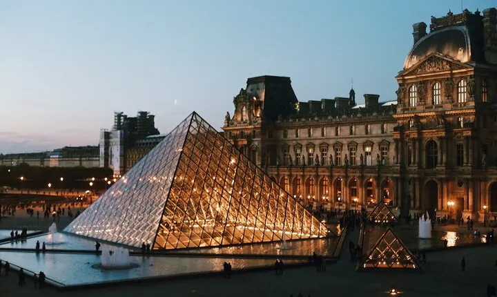 Louvre Evening Escape: Avoid the Crowds - Exclusive Guided Tour