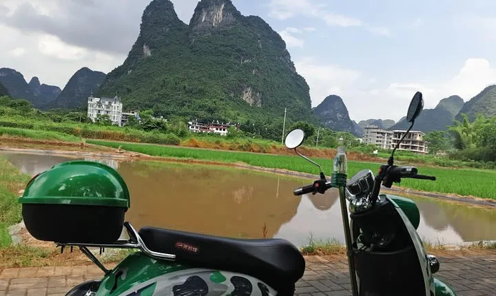 1 day Guilin Li River Cruise and Yangshuo Countryside with Scooter Private Tour