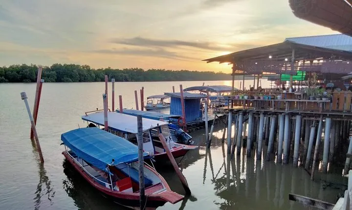 Nature At The Riverbank, Fireflies Watching By Row Boat (Guided)