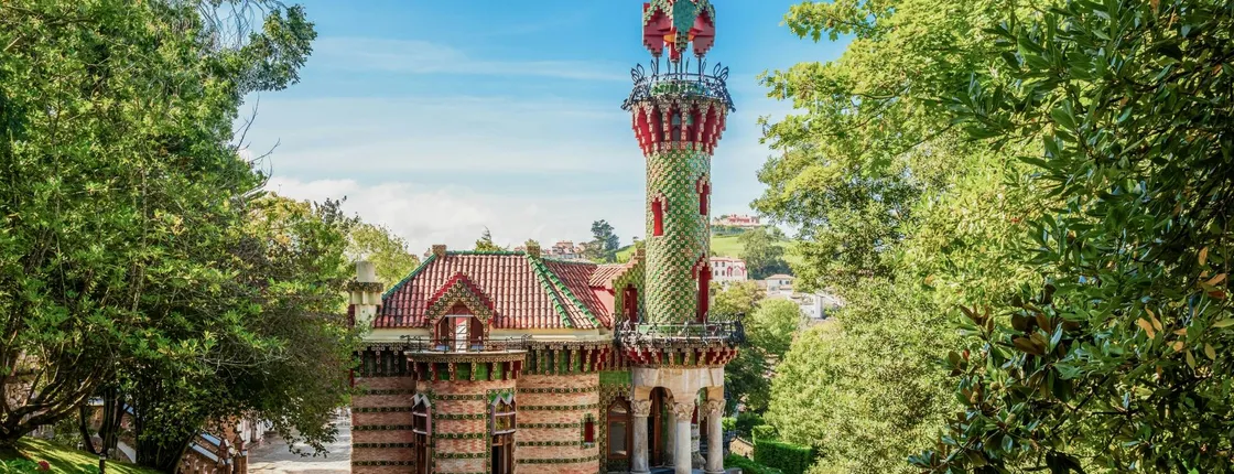 Guided tour of Comillas, Gaudí's Capricho and Santillana del Mar