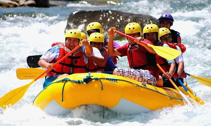 RAFTING – CANOTAJE ( PIÑIPAMPA – HUAMBUTIO) - Cusco