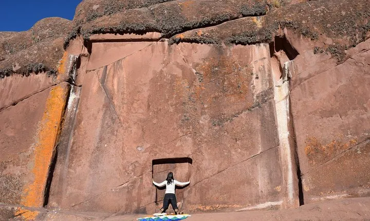 Private tour to Aramu Muru portal from Puno