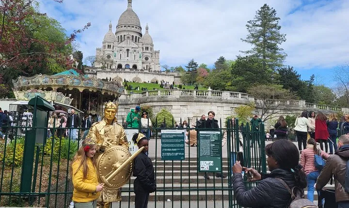  Walking Tour of Montmartre for Families with Kids