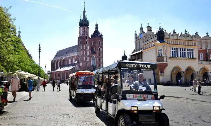 Krakow: Private Guided City Tour by Electric Car