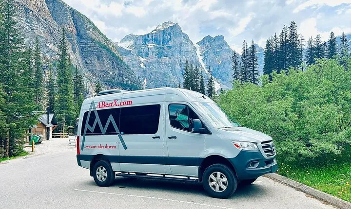 DAY TRIP to Banff with Moraine Lake and Lake Louise from Calgary