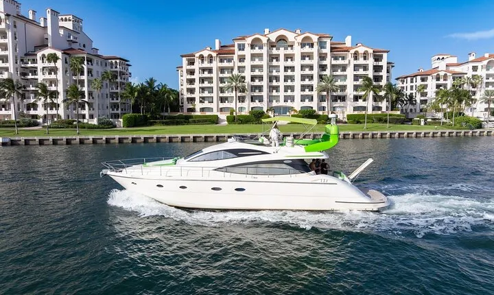 70ft 1 Hour FREE | Miami Yacht Rental | 3 to 6 Hours | 13 People