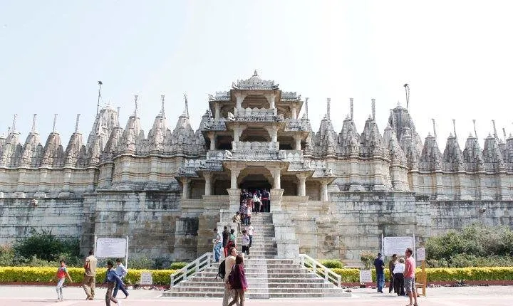 Private Full-Day Tour to Ranakpur and Kumbalgarh from Udaipur