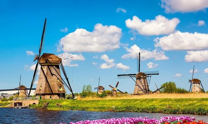Explore Kinderdijk, Delft, and The Hague Day Tour from Amsterdam