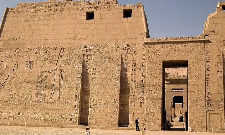 Luxor Private Day Tour: Habu - City Monastery -Tombs of Nobles