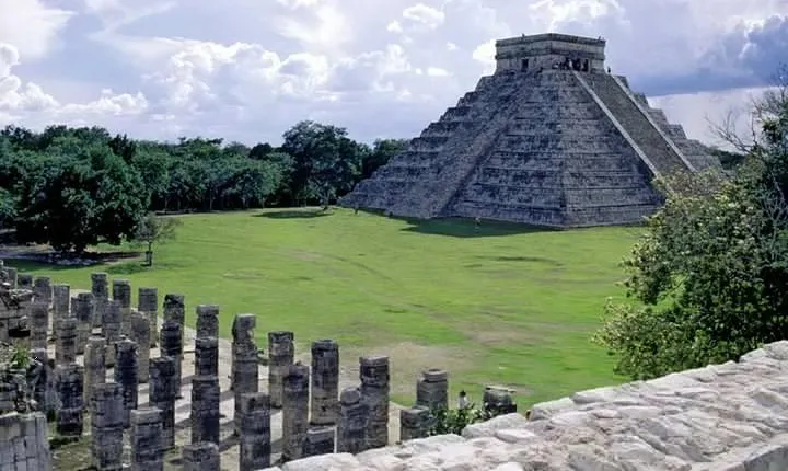 Amazing Adventure at Chichen Itza! With Cenote Swim & Valladolid from Tulum City