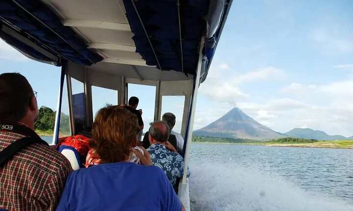Shared Shuttle Arenal to Monteverde