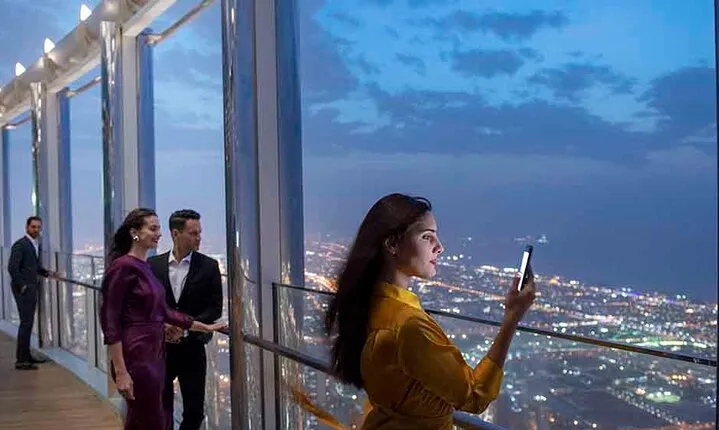 Burj Khalifa The Lounge Experience at Levels 152, 153 & 154