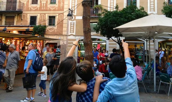 Private Family Experience - Dragon Tour in Barcelona for Kids