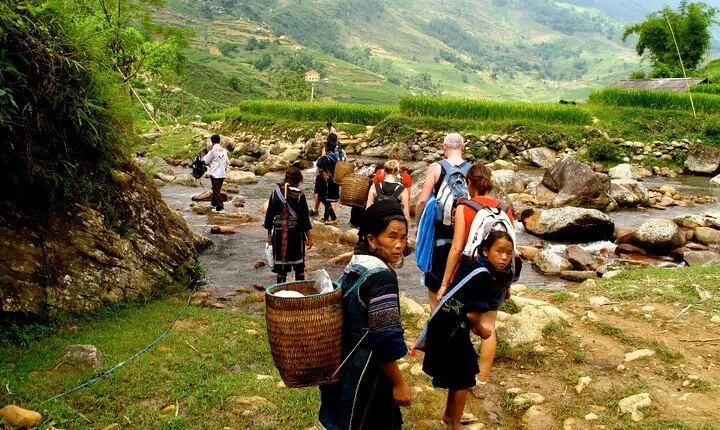 Private 2 Days Trekking Tour from Sapa ( Hotel Overnight)