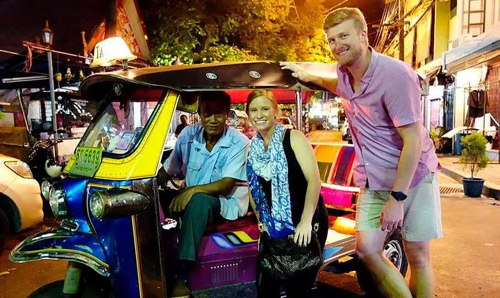 Private - Bangkok TUKTUK Tour by Night incl. snack and cold drink
