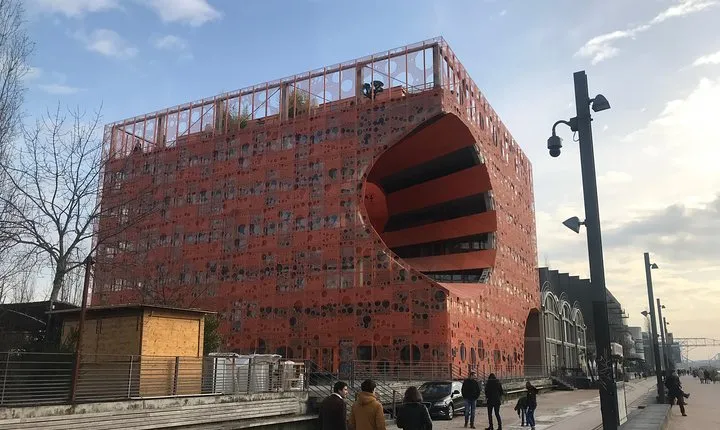 Personalized discovery of the Confluence district