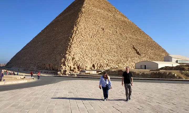 Cairo Layover Tours to Giza Pyramids, Shopping and lunch