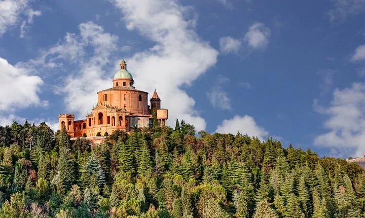 10 hours Tour to Parma and Bologna from Milan