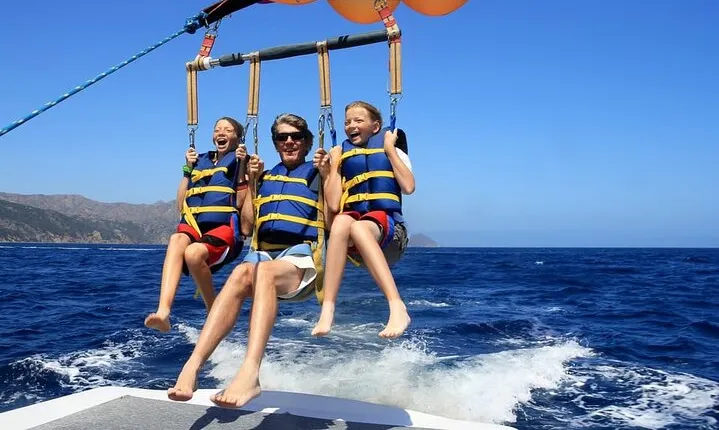 Hurghada: Parasailing on the Red Sea