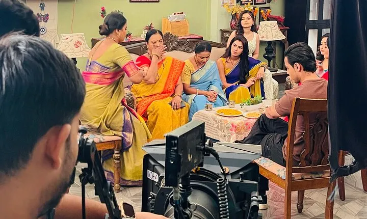 Bollywood Sightseeing and Celebrity Homes Tour by Private Car