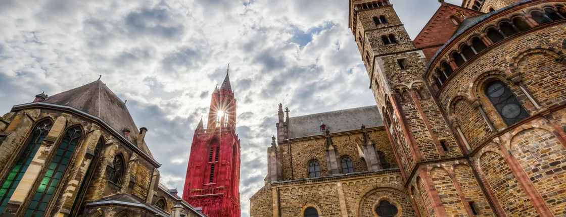Self guided tour with interactive city game of Maastricht
