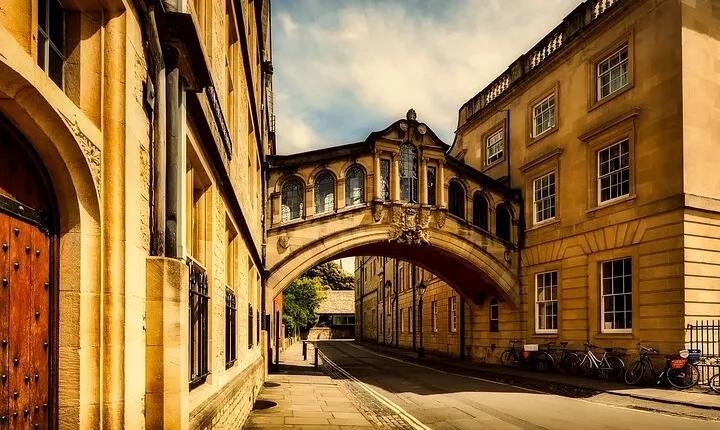 Oxford Mystery Quest: Self-Guided Watchmaker Adventure