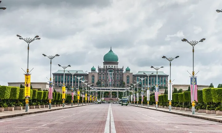 Kuala Lumpur Airport Layover Tour at Putrajaya