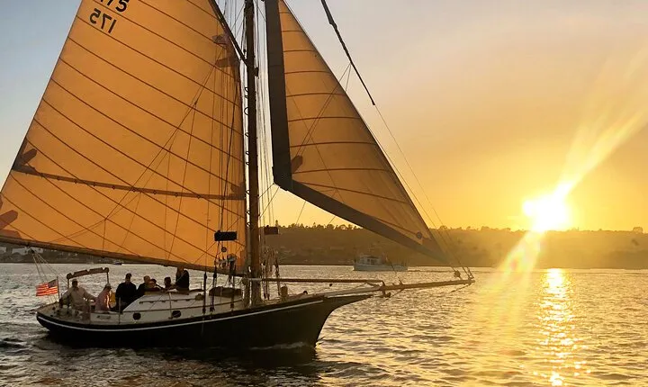 Sunset Sail On A Charming Vintage Yacht - Beer &. Wine Included