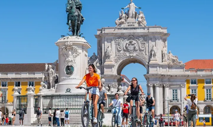 Lisbon Bike Tour: Downhill Downtown Lisbon to Belém