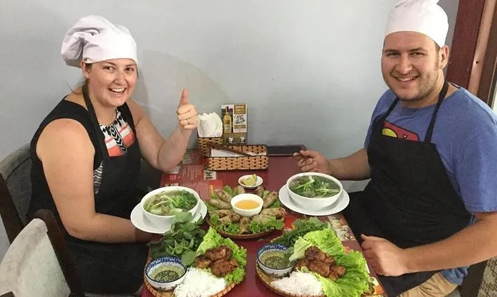 1 Hour cyclo + 3 hour cooking class