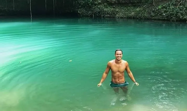 Blue Hole and Dunn’s River Falls Tour with Lunch and Cocktails at Reggae Hill
