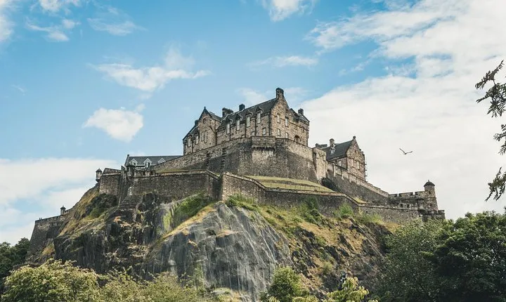 Private Edinburgh Tour for Families with a Local, 100% Personalized