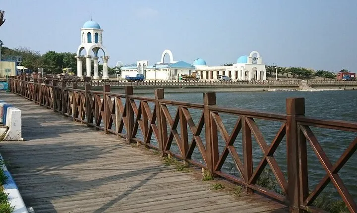 Hsinchu God Temple Fish Harbor and Zoo Private Tour from Taipei