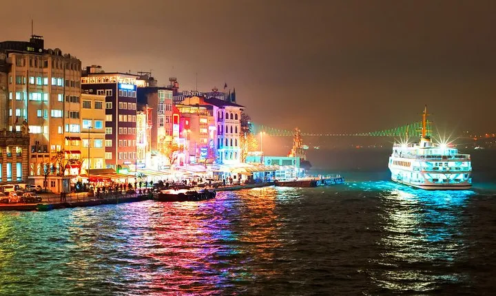 Bosphorus Dinner Cruise with Live Performance