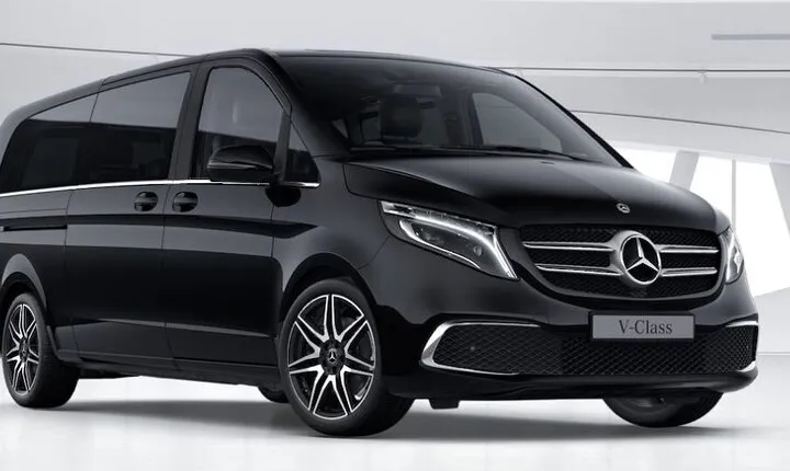 Paris City Tour with Private driver in Luxury Minivan