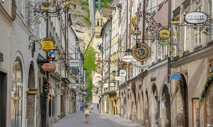 Prague to Salzburg with optional stopover in Cesky Krumlov